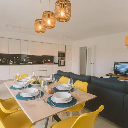 25 - Seaside Retreat Peniche