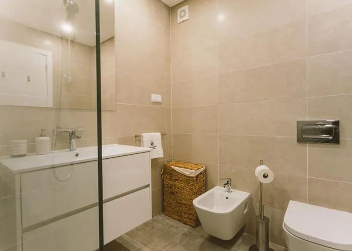 25 - Seaside Retreat Пениши